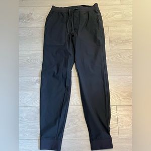 Lululemon lightweight pants. Sise Small.